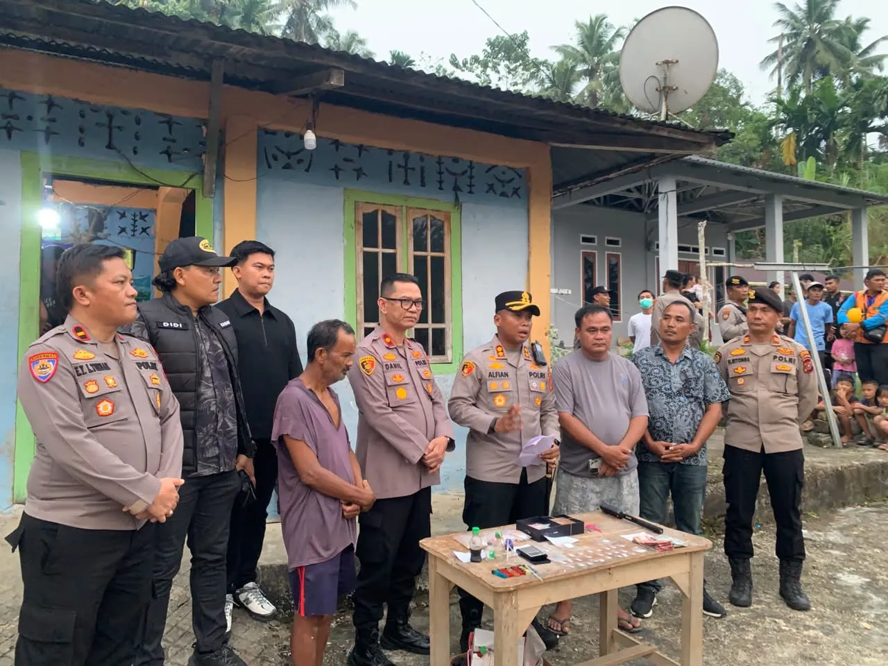 Kapolres Nisel Pimpin Operasi Sarang Narkoba, Empat Orang Diamankan