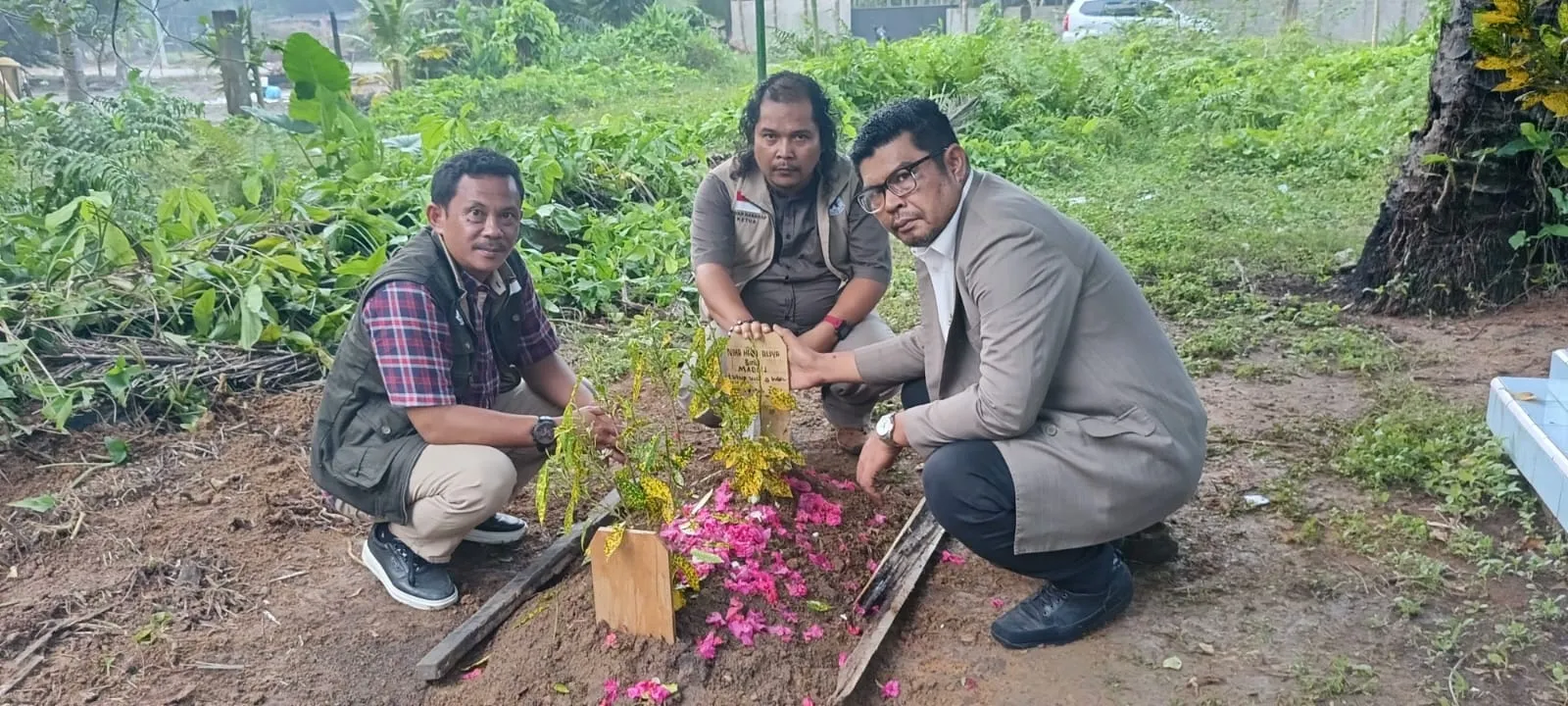 Ketum Komnas PA Ziarahi Makam Bayi 8 Bulan di Labuhanbatu Utara: Kebenaran Tak Boleh Ikut Terkubur