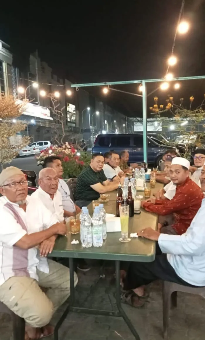 Silaturahmi Anggota DPRD Deliserdang M Dahnil Ginting dan Tokoh Masyarakat Bahas Perbaikan Jalan Rusak di Sampali