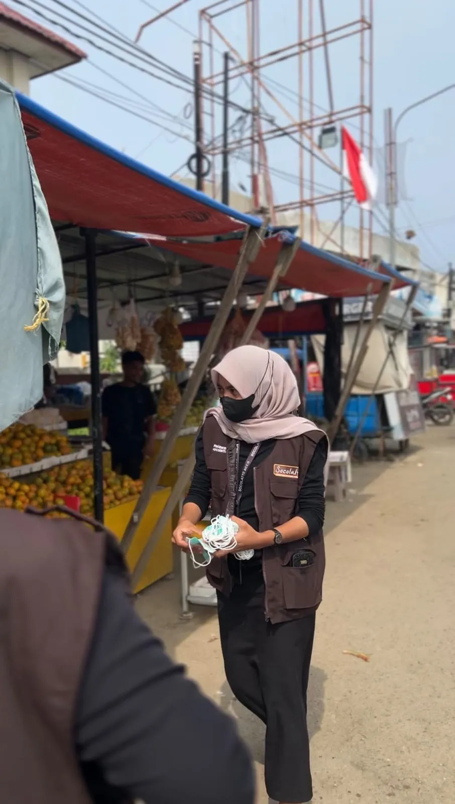 Socolatte Bagikan 500 Masker kepada Warga di Meureudu