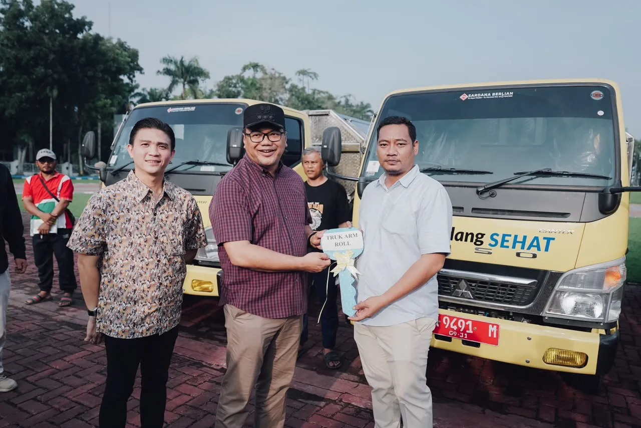 43 Armada Operasional Sampah Disalurkan, Asri Ludin Tambunan Tekankan Pengelolaan Sampah Berkelanjutan
