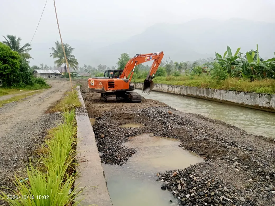 Hari Keempat TMMD ke-130, Jalan Lawe Kulok yang Dulu Becek Kini Mulus