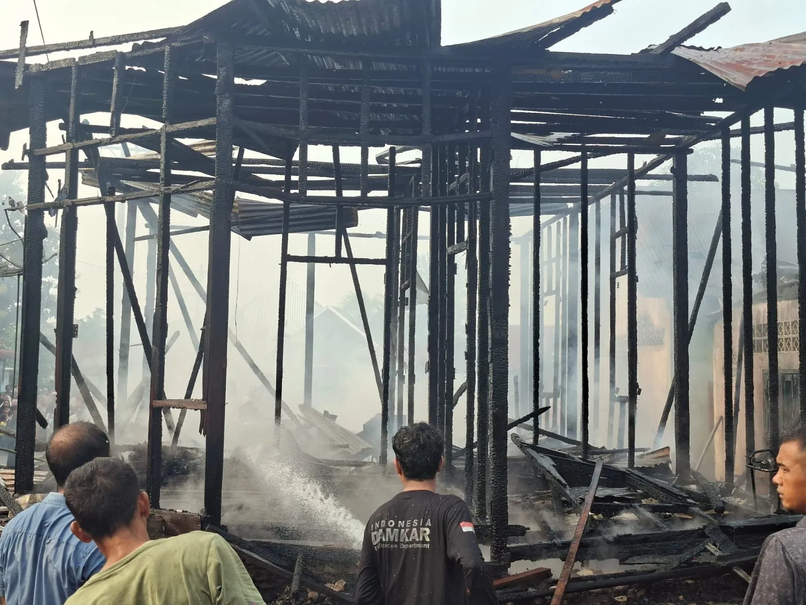 Tiga Rumah di Panyabungan Tonga Terbakar
