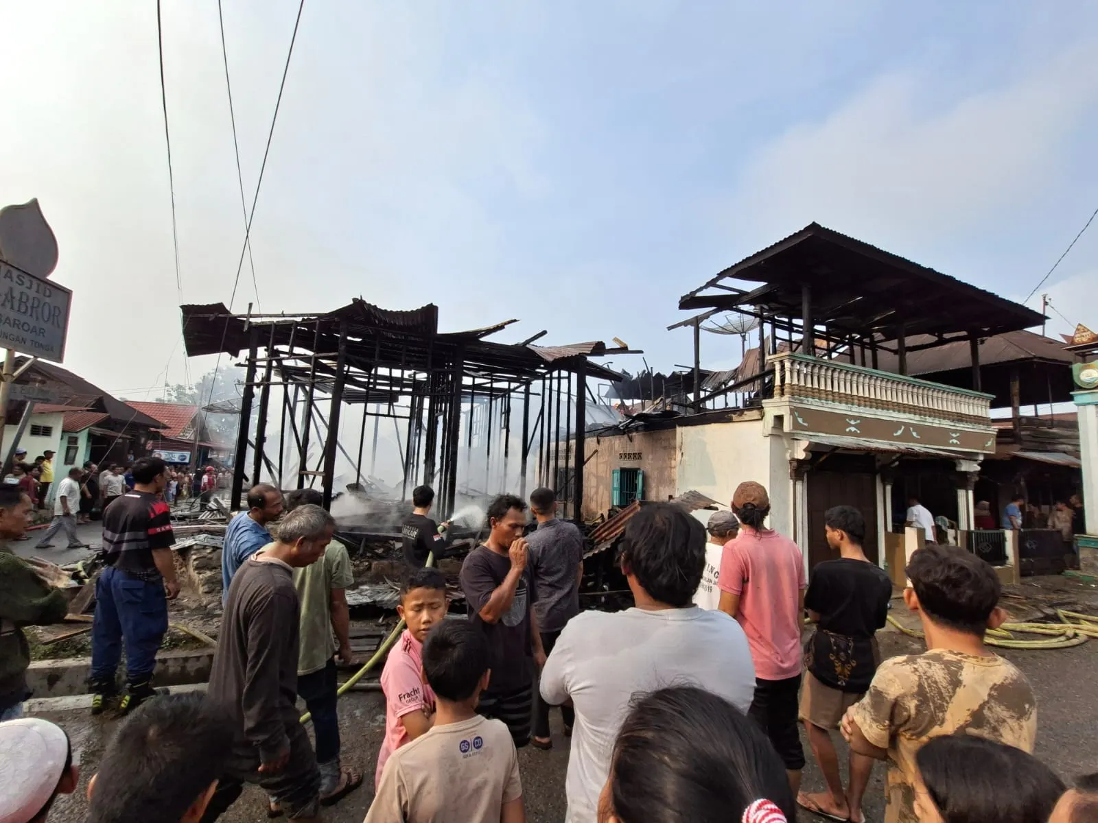 Tiga Rumah di Panyabungan Tonga Terbakar