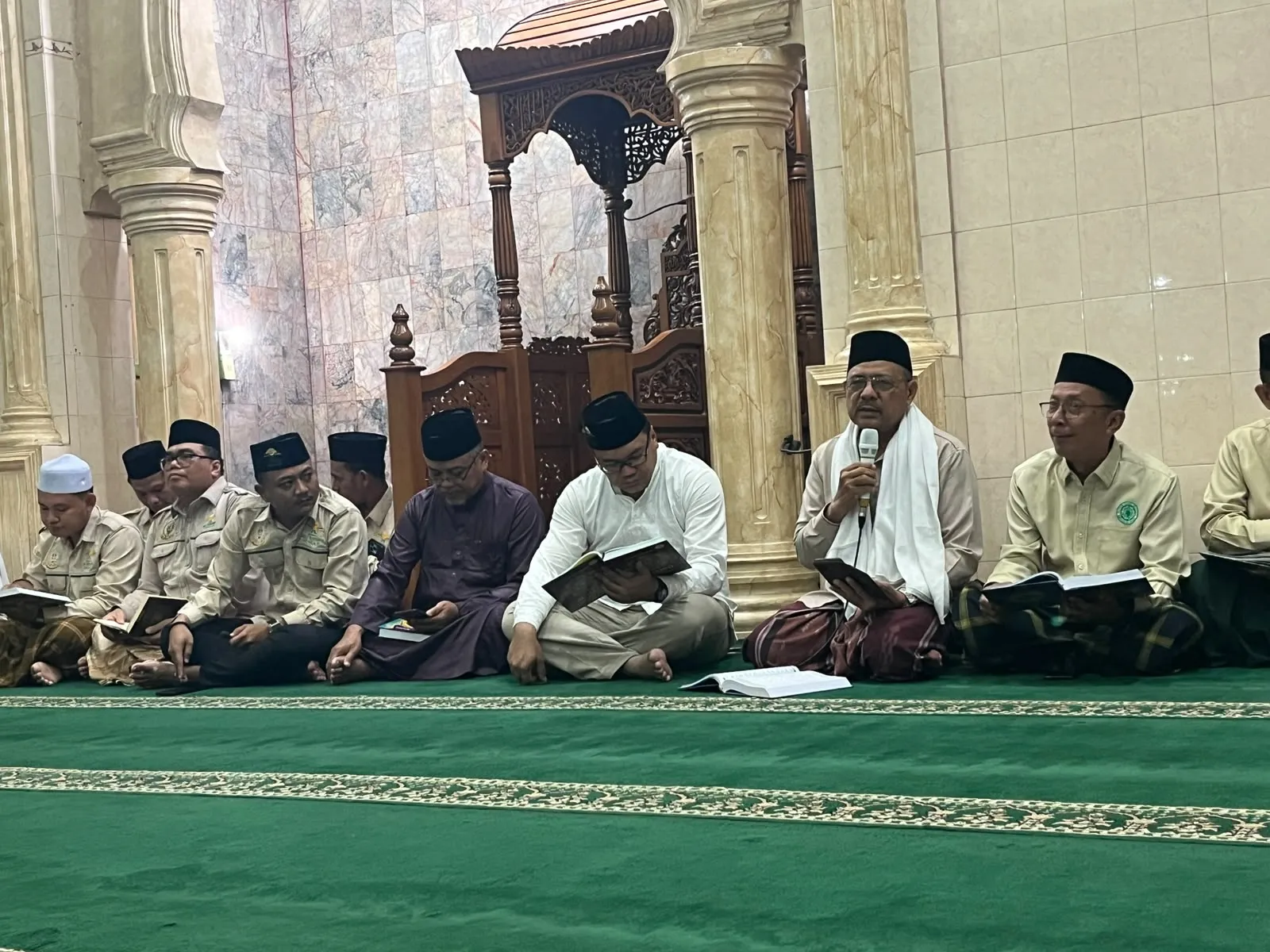 Subuh Berjemaah di Batangkuis, Asri Ludin Tambunan: Sinergi Pemerintah dan Ulama Sangat Penting