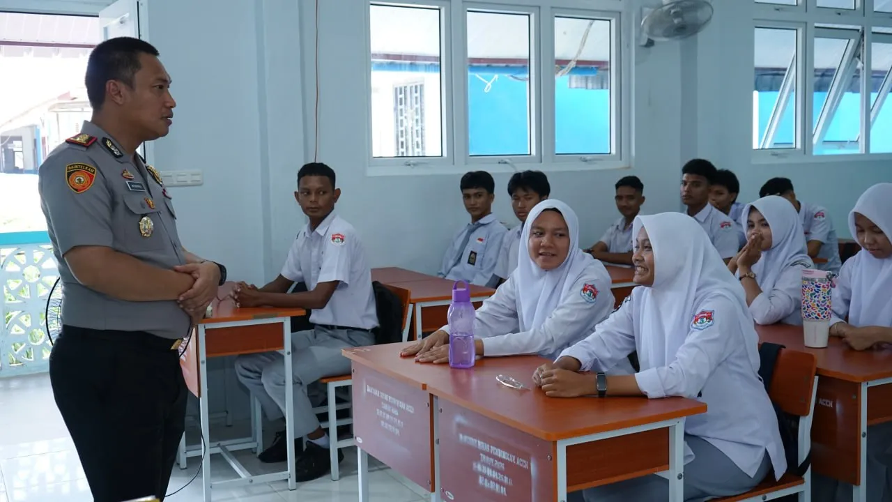 Saweu Sikula di SMA Negeri 3 Langsa, Kapolres Hyrowo Ajak Siswa Jauhi Narkoba dan Kenakalan Remaja