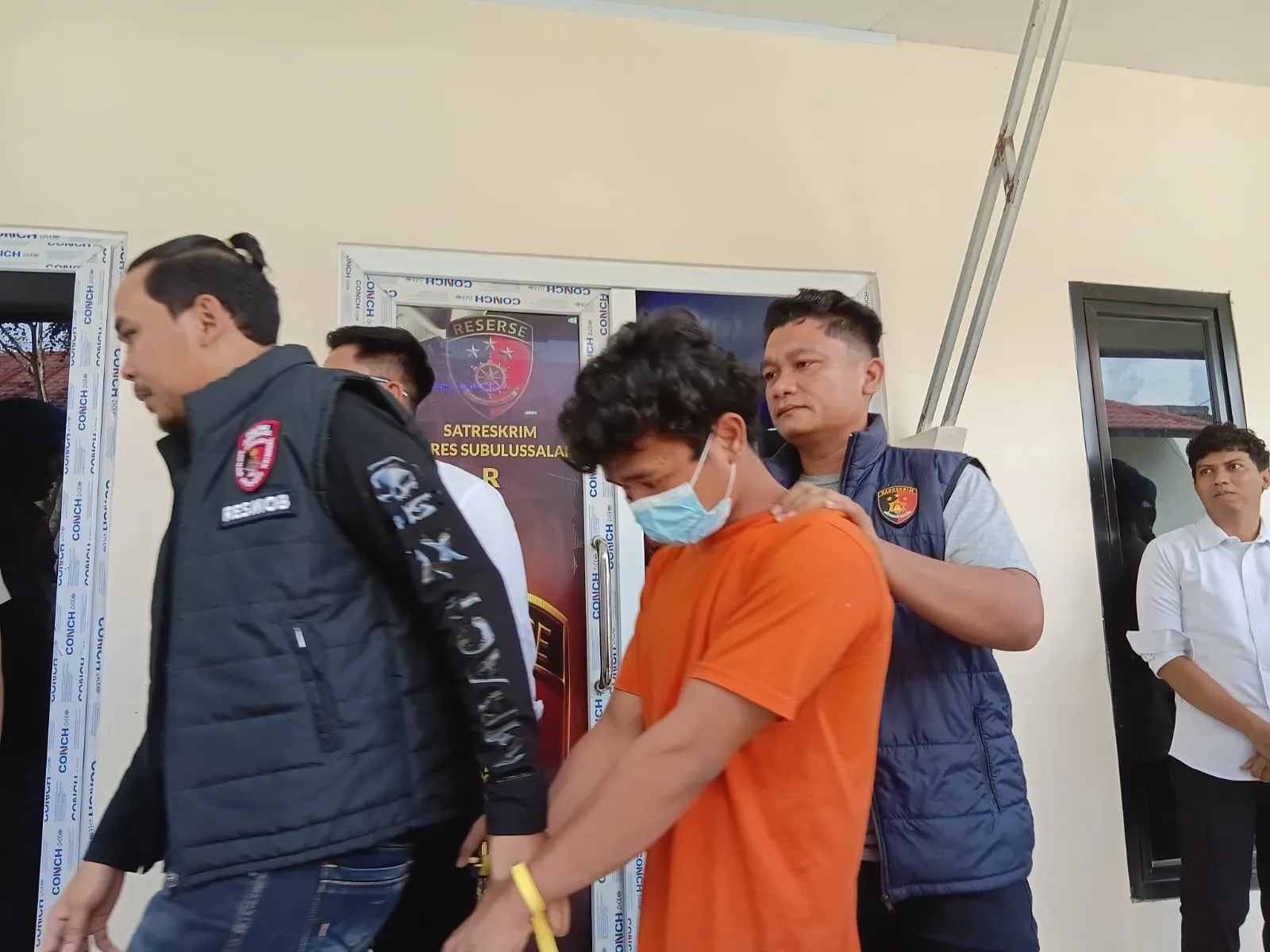 MRB, Terduga Pelaku KDRT Di Subulussalam Dijemput Dari Jambi