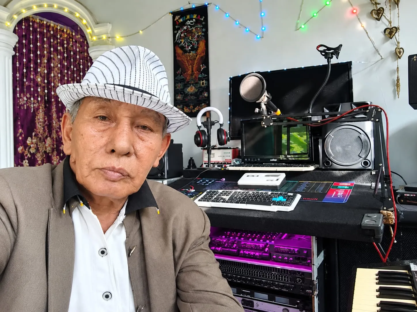T. Almusri Kembali Berkarya, Boim Riza Duet Pantun Jodoh