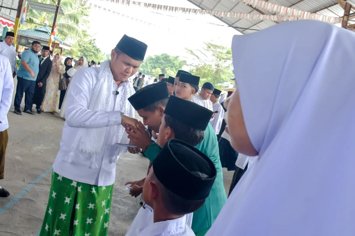 Adlin Ajak Santri Sergai Hadapi Tantangan Zaman