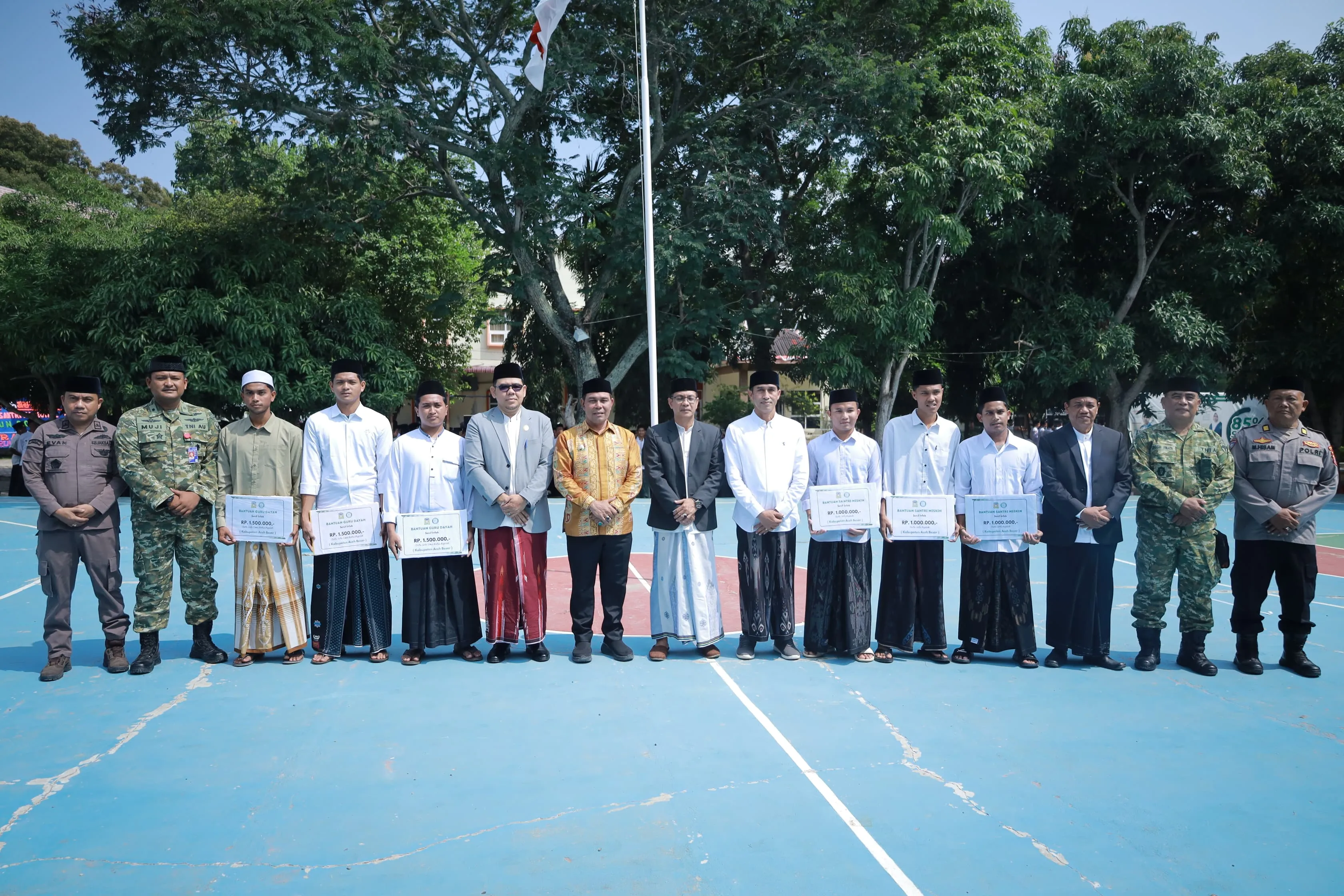 Bupati Aceh Besar Ajak Santri Lestarikan Bahasa Aceh