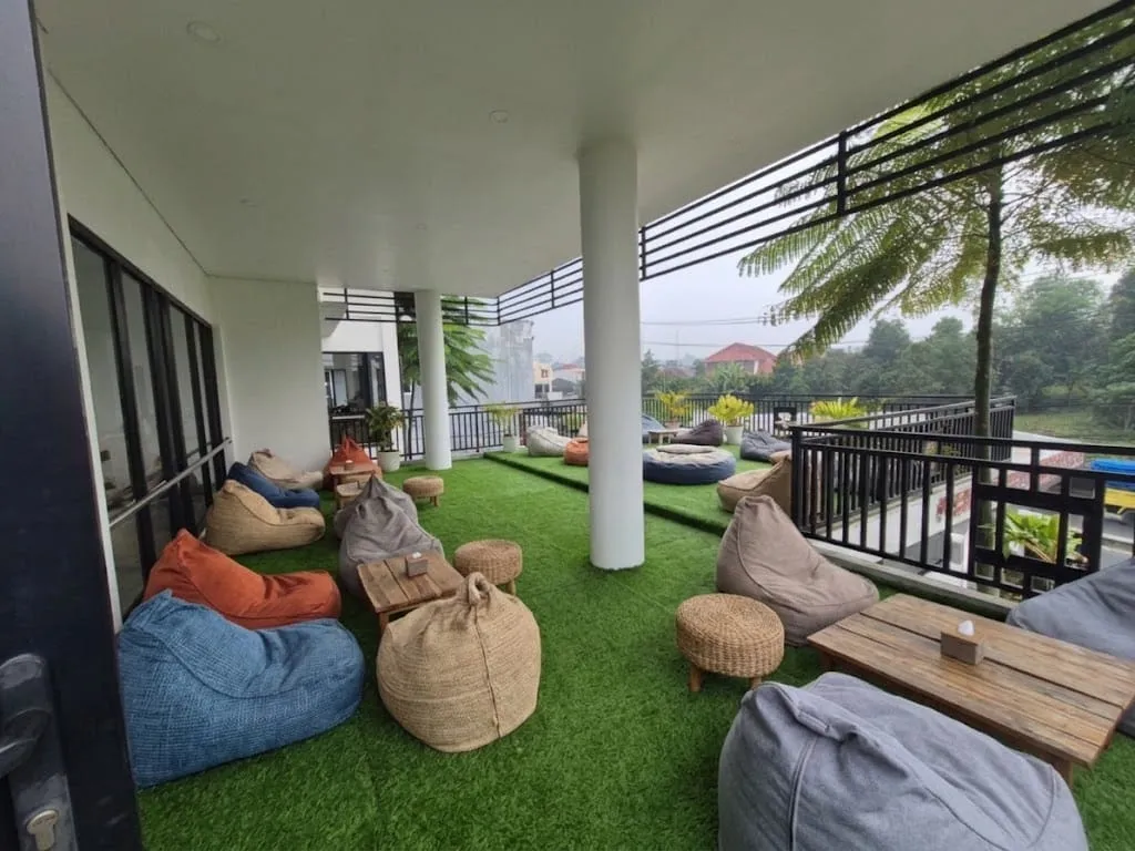 Calandra & Sativa Management Tandatangani Komitmen Anggaran 2027 Bersama Queen Parrona Hotel