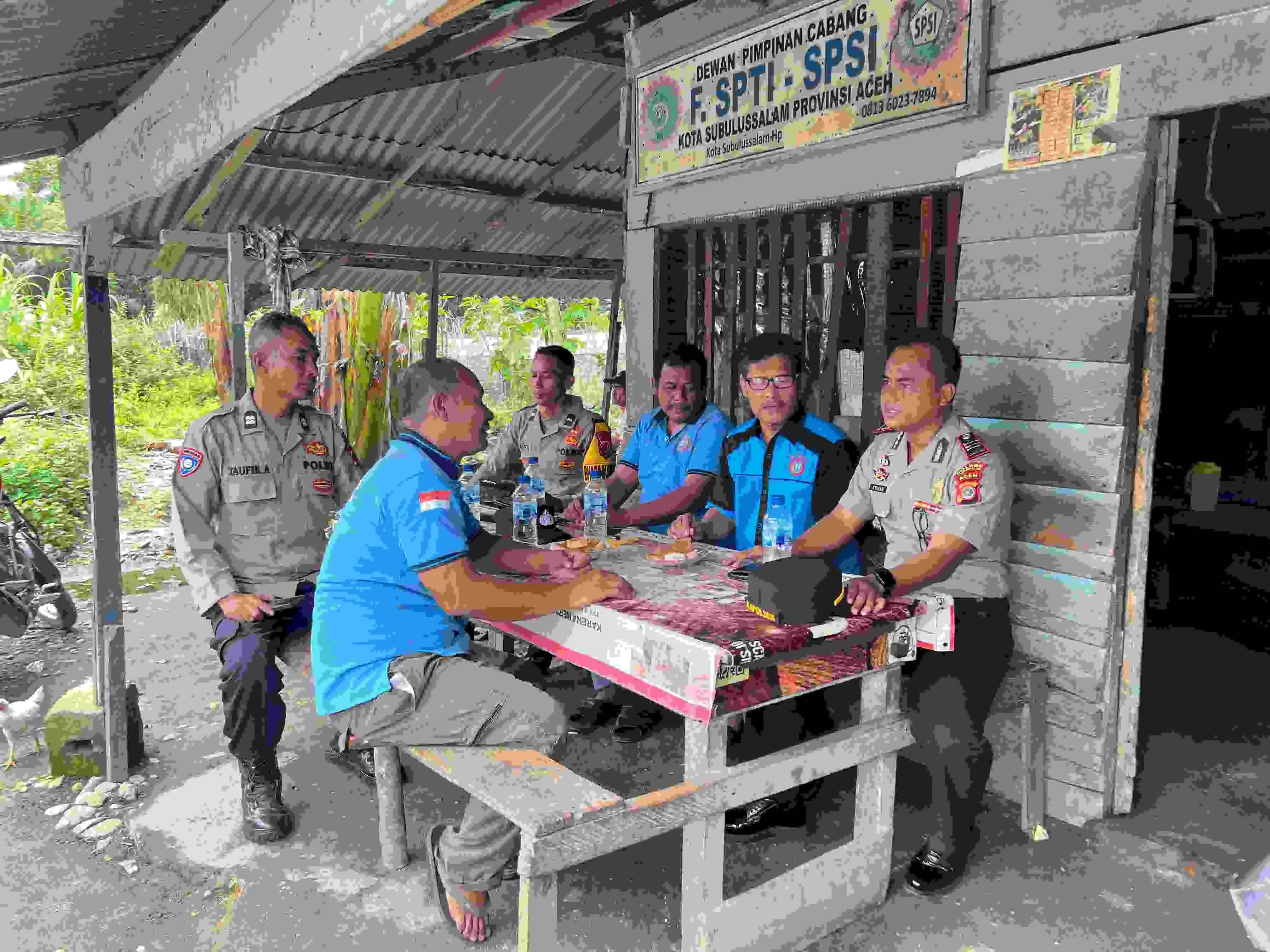 Silaturahmi Kapolsek Simpang Kiri - Pengurus SPTI Akrab