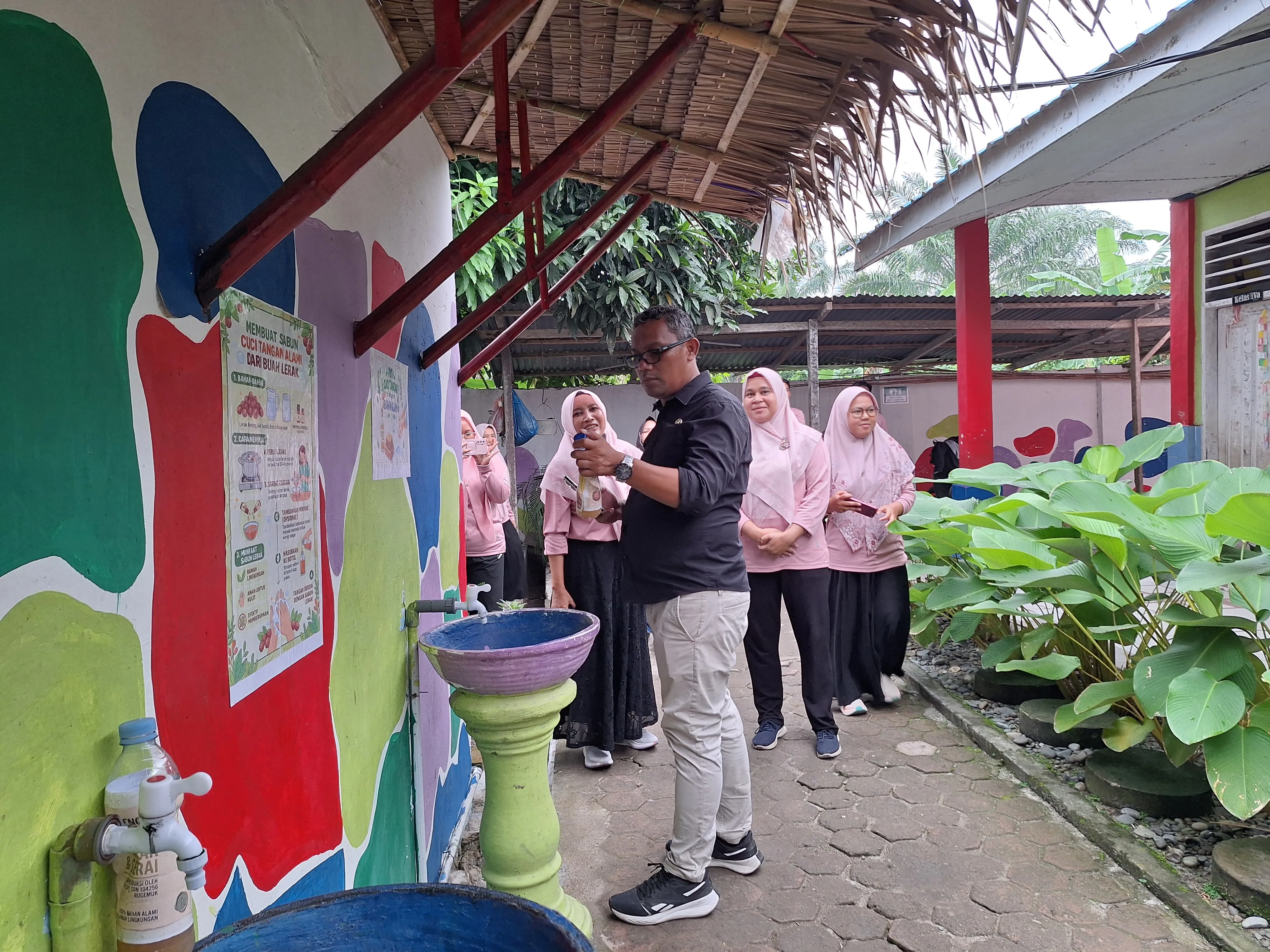 Penilaian Adipura, Kementerian Lingkungan Hidup Apresiasi Pengelolaan Sampah di SDN 104256 Rugemuk