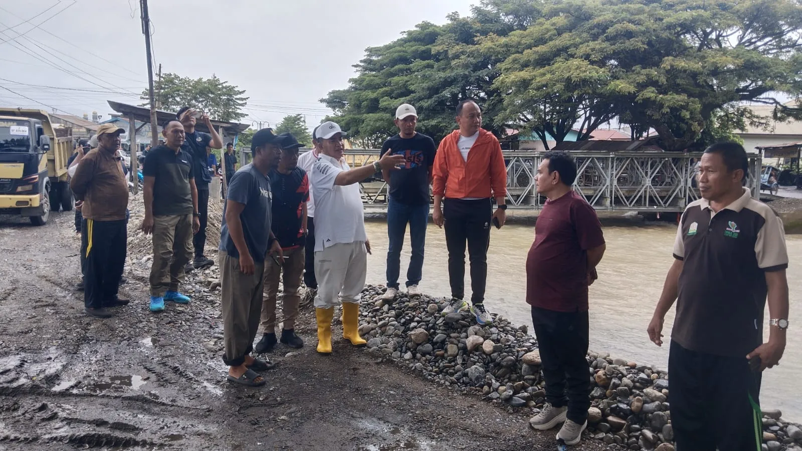 Cek Sungai hingga Pasar Becek, Bupati Agara Minta PUPR Segera Bertindak