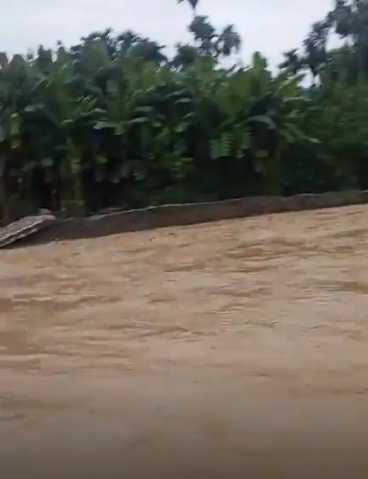 Banjir Rendam Kuning I, Akses Jalan Nasional Lumpuh, Warga Cemas di Tengah Malam