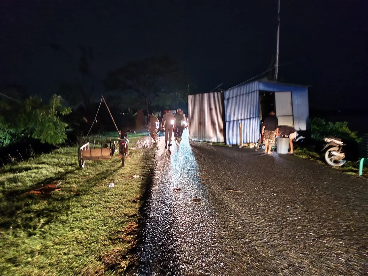 Hujan dan Angin Kencang Lhokseumawe Tumbangkan 30 Pohon, Rusak 27 Kios dan 1 Rumah