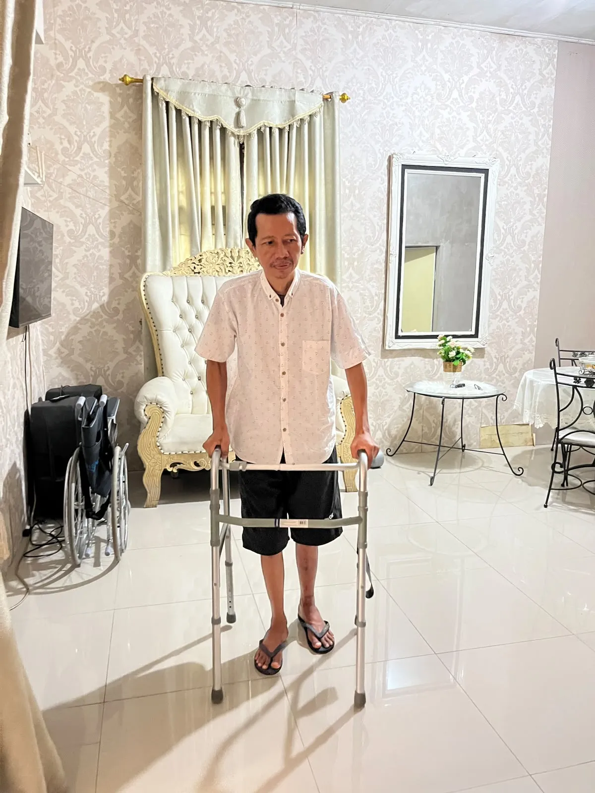 Tulang Kaki Patah akibat Kecelakaan, Guru ASN M. Ridwan Berjuang Pulih dengan JKK TASPEN
