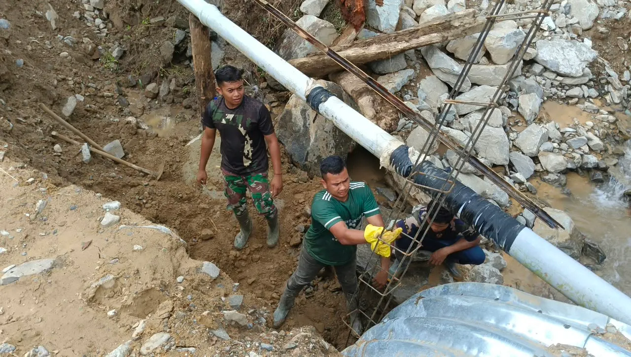 Air Bersih Mengalir, Rumah Layak Berdiri: Gotong Royong TNI dan Warga Warnai TMMD ke-130 di Aceh Tenggara