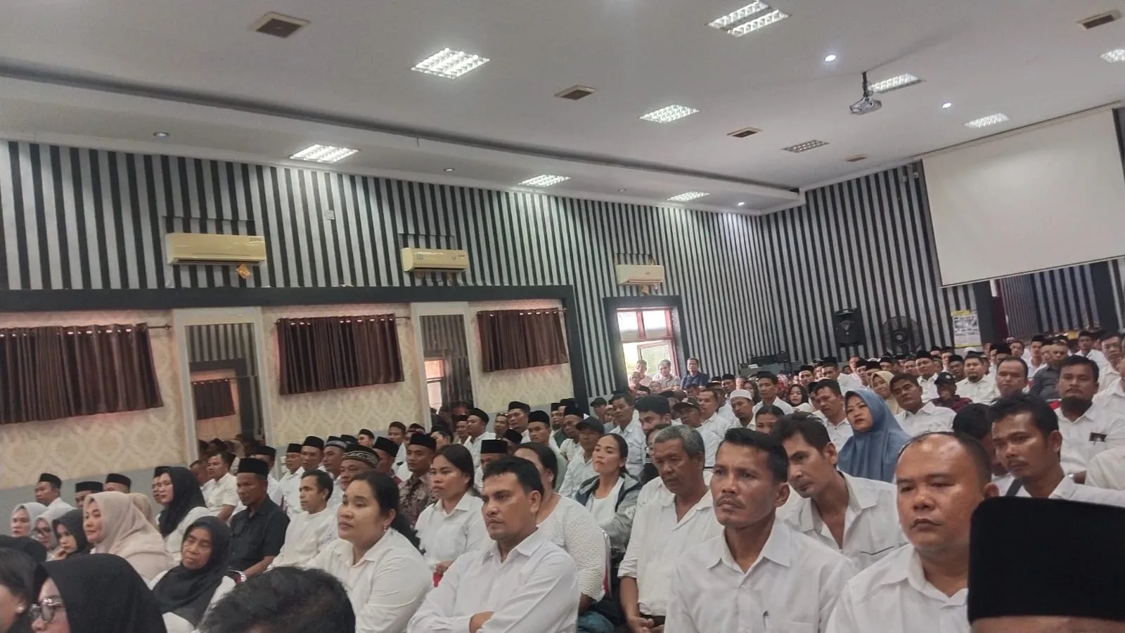 Pilkades Serentak, Bupati Agara Tegaskan Tak Ada Intervensi Kekuasaan