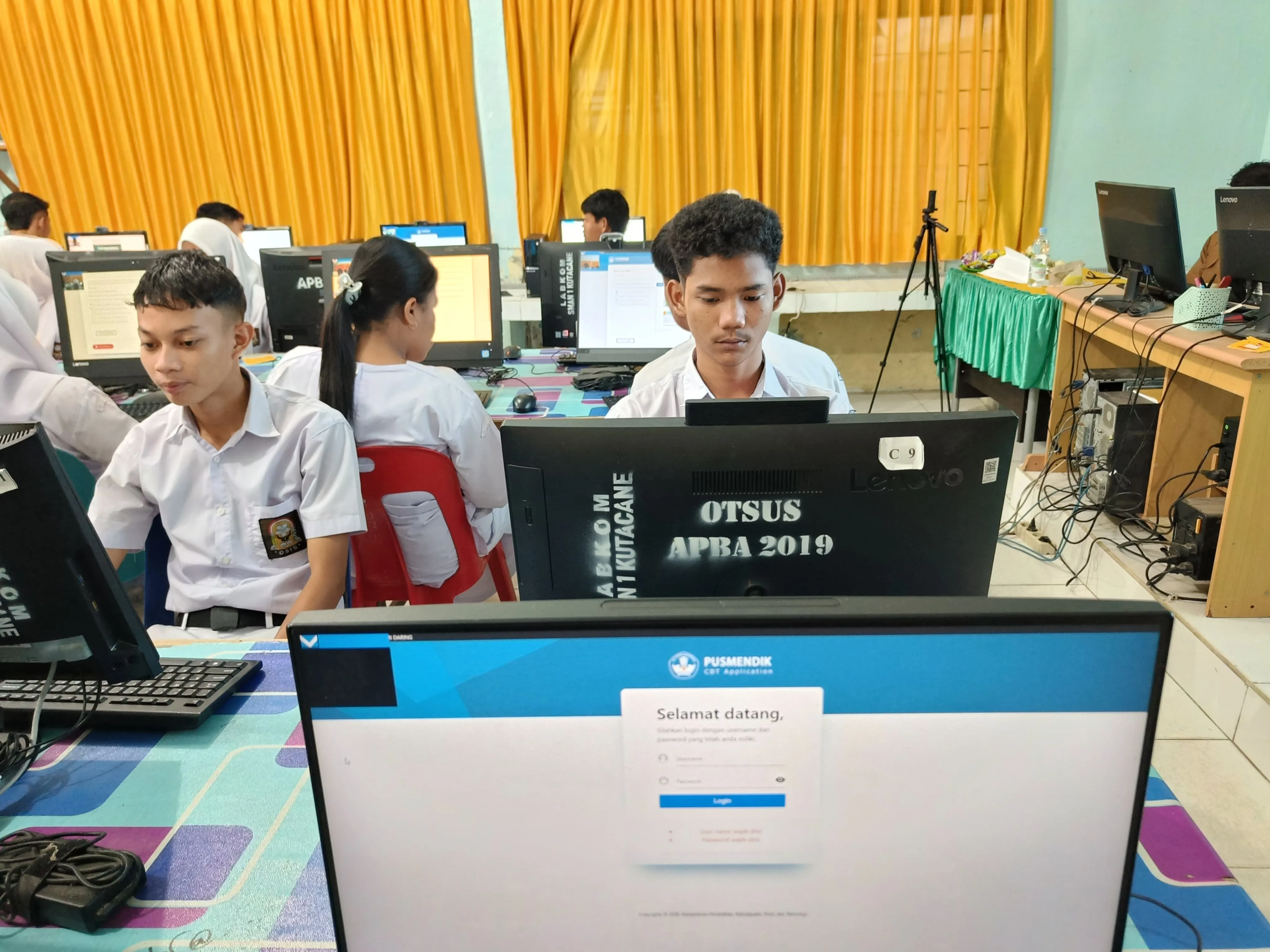 Ratusan Siswa Tingkat SMA di Agara Ikuti TKA