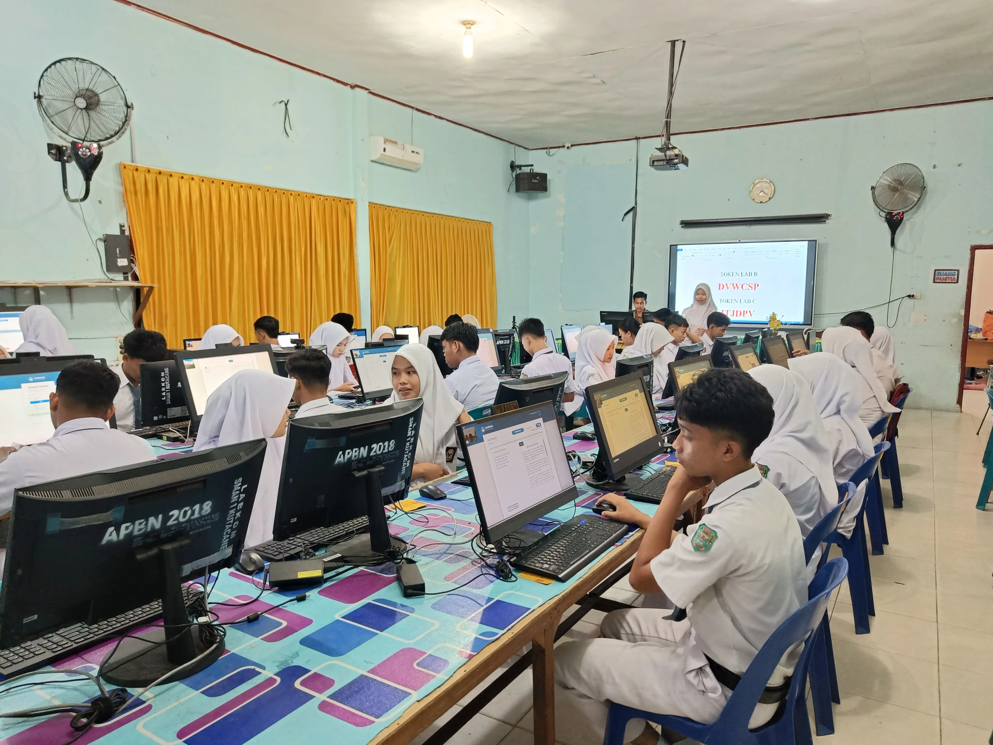 Ratusan Siswa Tingkat SMA di Agara Ikuti TKA
