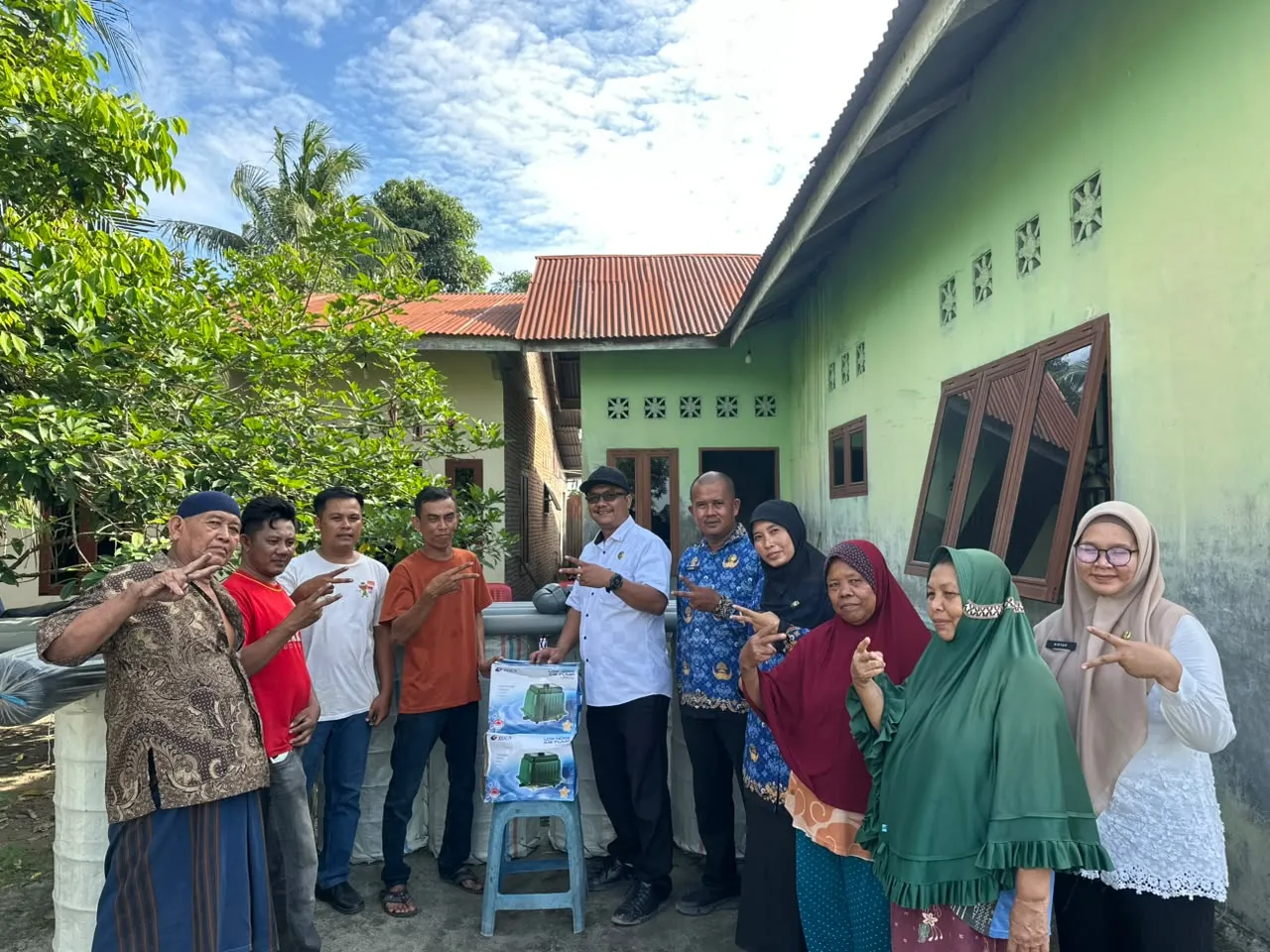 Dinas Perikanan Deliserdang Serahkan Bantuan Sarana Prasarana kepada Pokdakan Maju Bersama