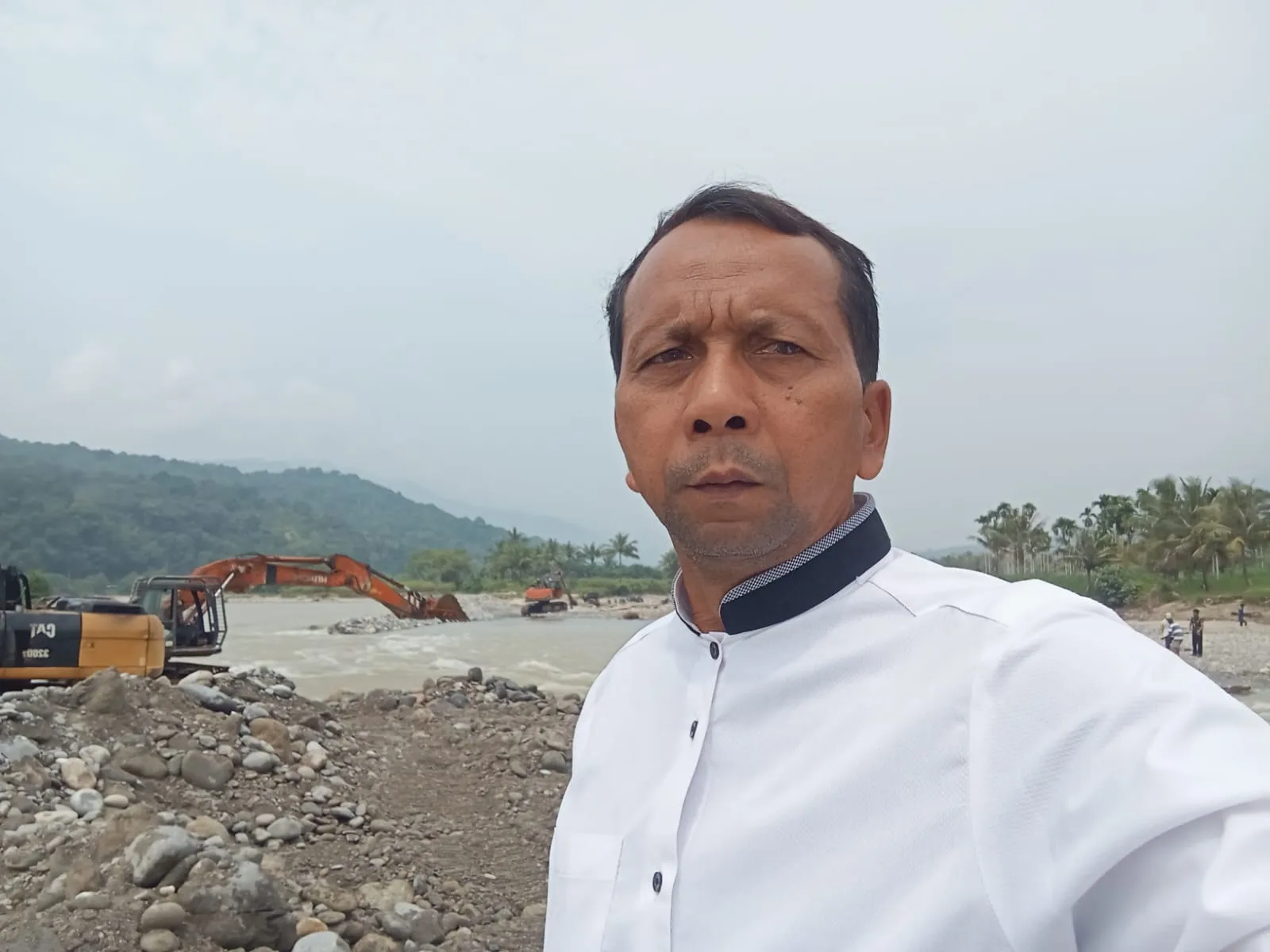 Jembatan Natam Putus, Warga Darul Hasanah Harus Bayar Rp30 Ribu untuk Menyeberang