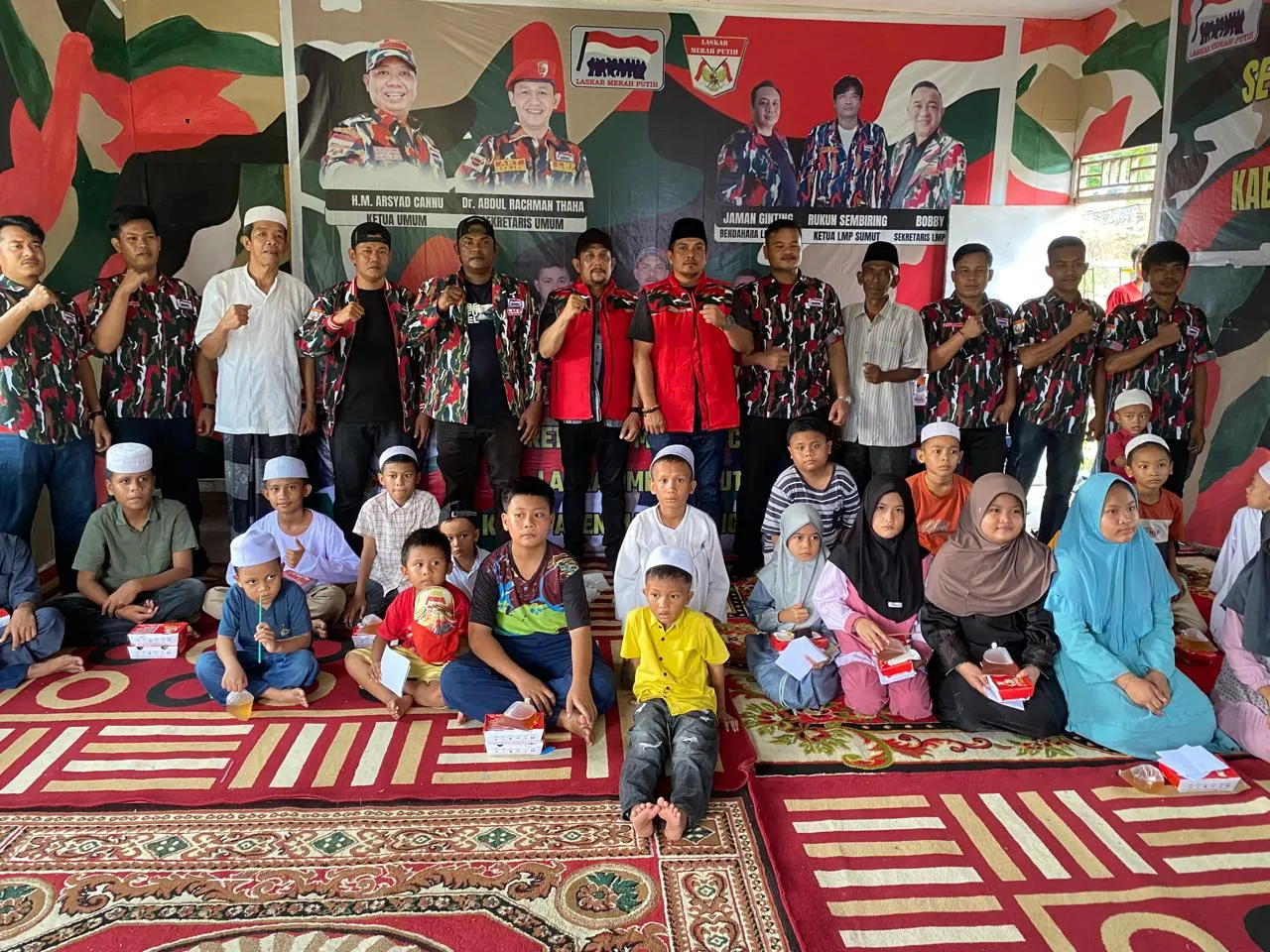 HUT Ke-26 Laskar Merah Putih Cabang Madina Santuni Puluhan Anak Yatim Piatu
