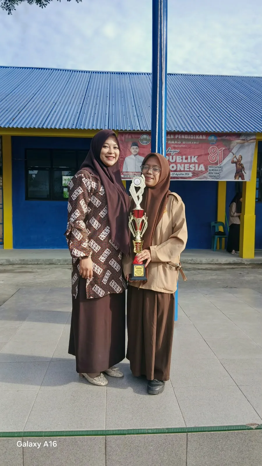 Siswi SMK An-Naas Raih Juara Harapan 1 Lomba Monolog STKIP Budi Daya 2026