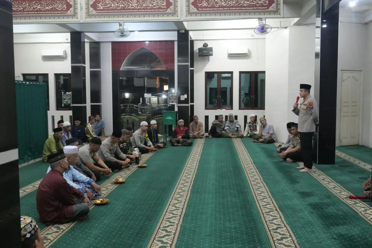 Subuh Berjemaah di Kisaran Barat, Kapolres Asahan Ajak Masyarakat Perangi Narkoba dan Jaga Kamtibmas