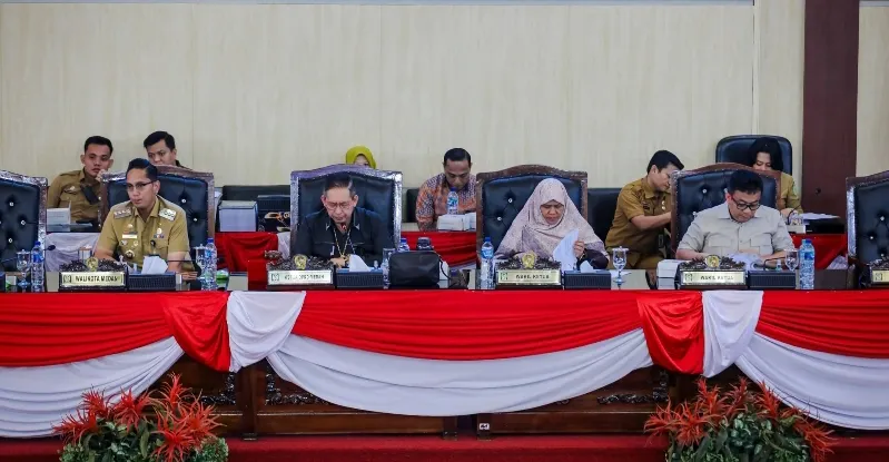 Rico Waas Hadiri Paripurna APBD Medan 2027, DPRD Tekankan Anggaran Harus Kembali ke Rakyat