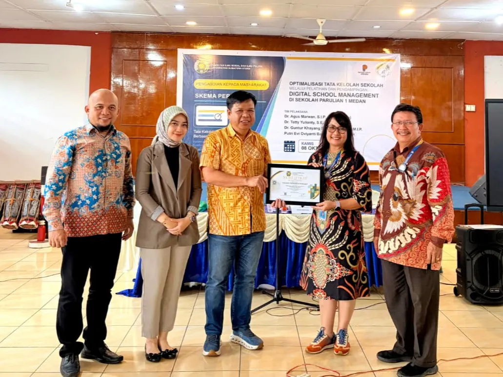 FISIP USU Gelar PKM di Sekolah Parulian 1 Medan, Dorong Optimalisasi Tata Kelola Sekolah Berbasis Digital