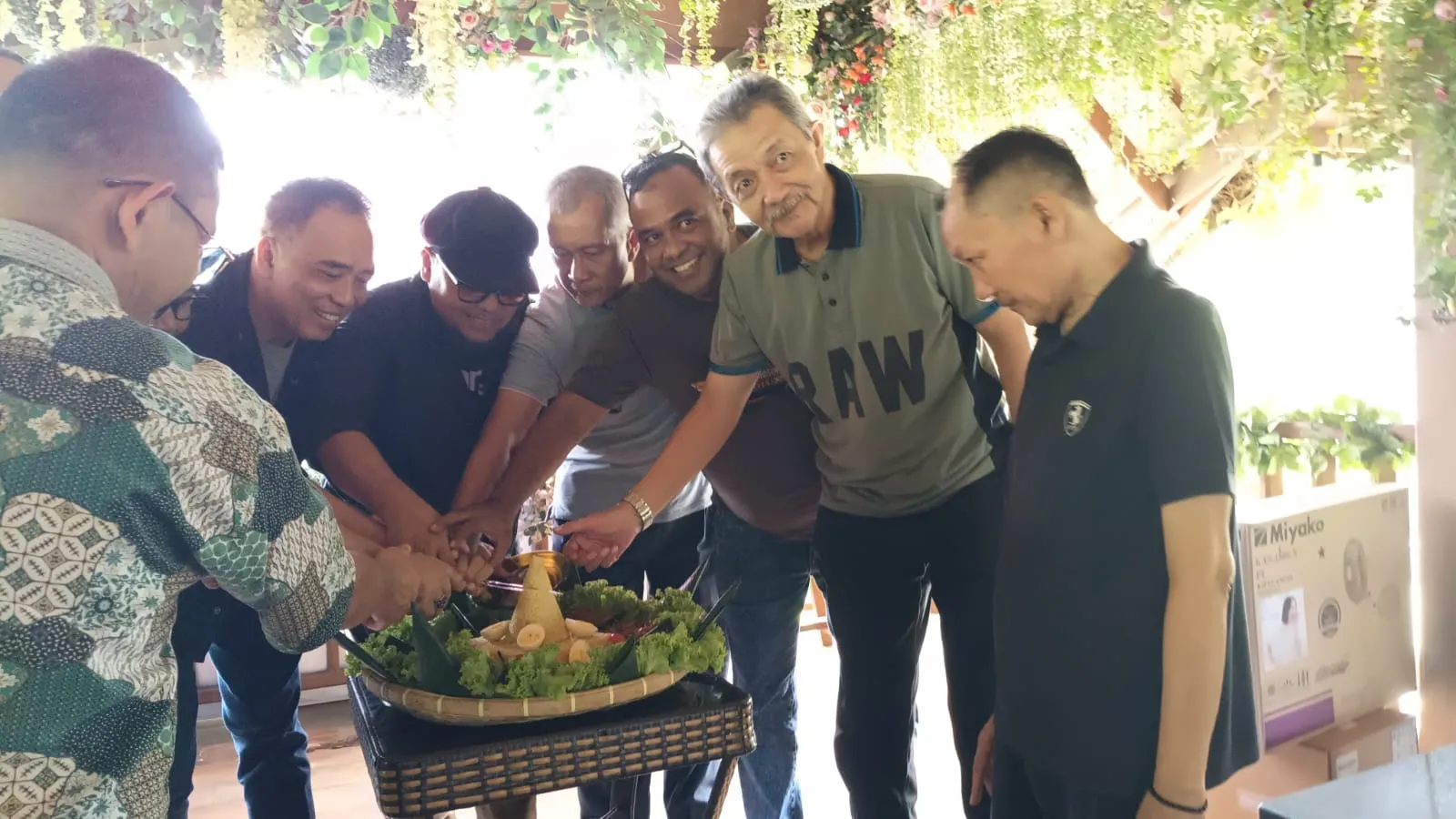 HUT Ke-7 Waspada.id, Hendra DS Ajak Seluruh Tim Jaga Kekompakan