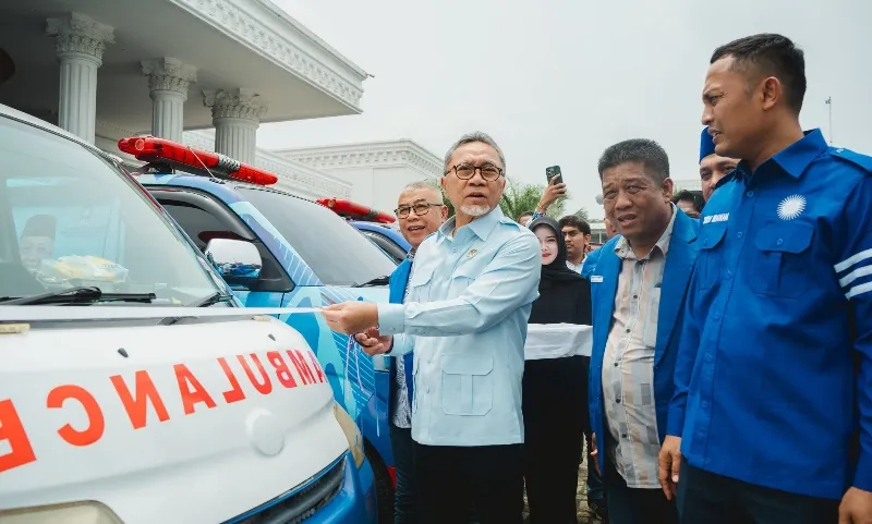 Dedi Irawan Dampingi Ketua Umum PAN Launching Enam Unit Ambulance