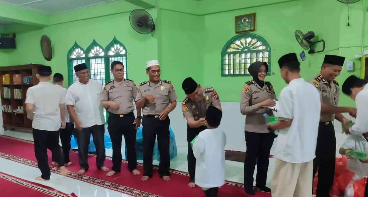 Biro Logistik Polda Sumut Gelar Yasinan dan Santuni Anak Yatim di Panti Asuhan Al -Jamiiatul Washliyah