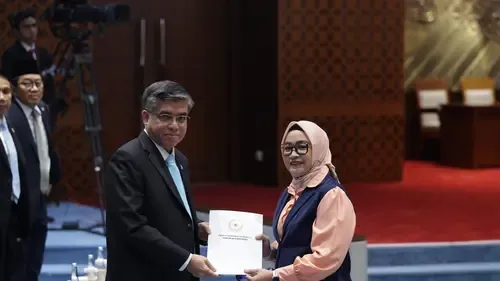 10 Poin Penting UU Pelindungan Ketenagakerjaan: Ijazah Tak Boleh Ditahan hingga Aturan Magang