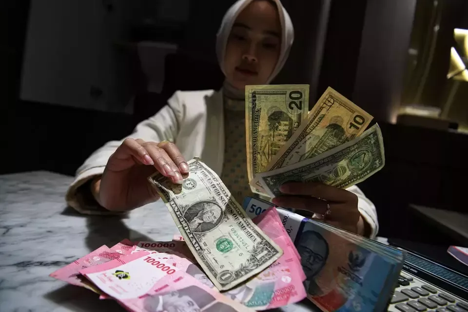 Rupiah Melemah, Daya Beli Terancam Tertekan hingga Awal 2027