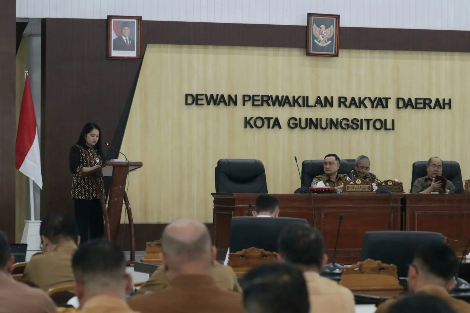 DPRD Gunungsitoli Sampaikan Pandangan Umum Fraksi atas Dua Ranperda Pemerintahan Desa