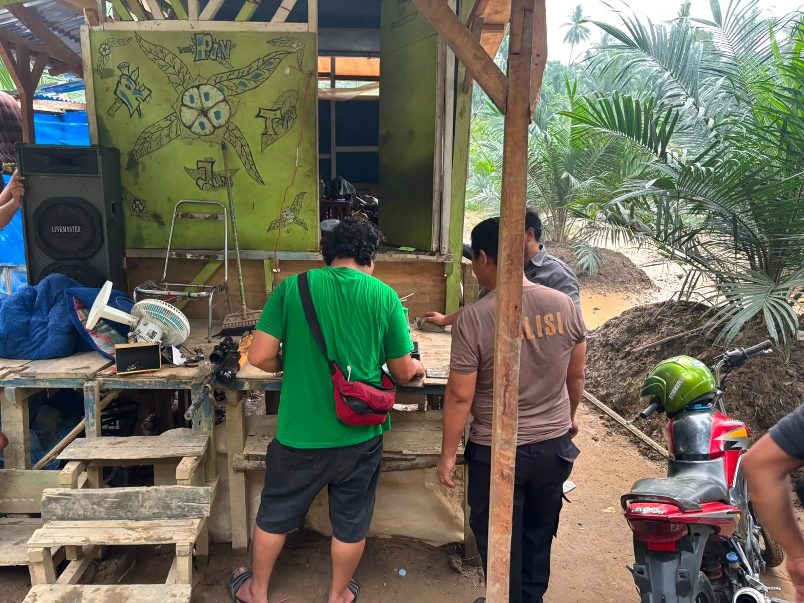 Ditresnarkoba Polda Sumut Gerebek Sarang Narkoba di Bandar Durian