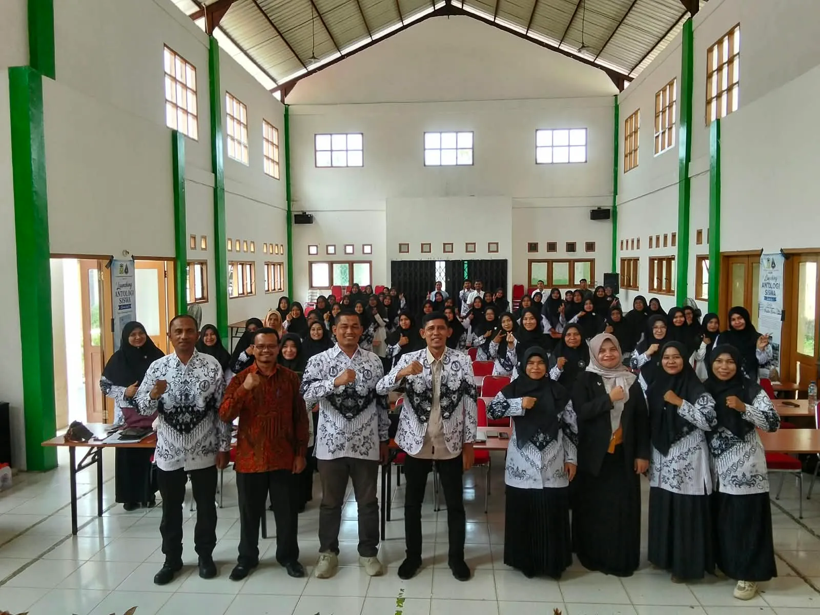 PGRI Aceh Besar Lantik Pengurus Asosiasi Guru Bahasa Asing dan Gelar Olimpiade