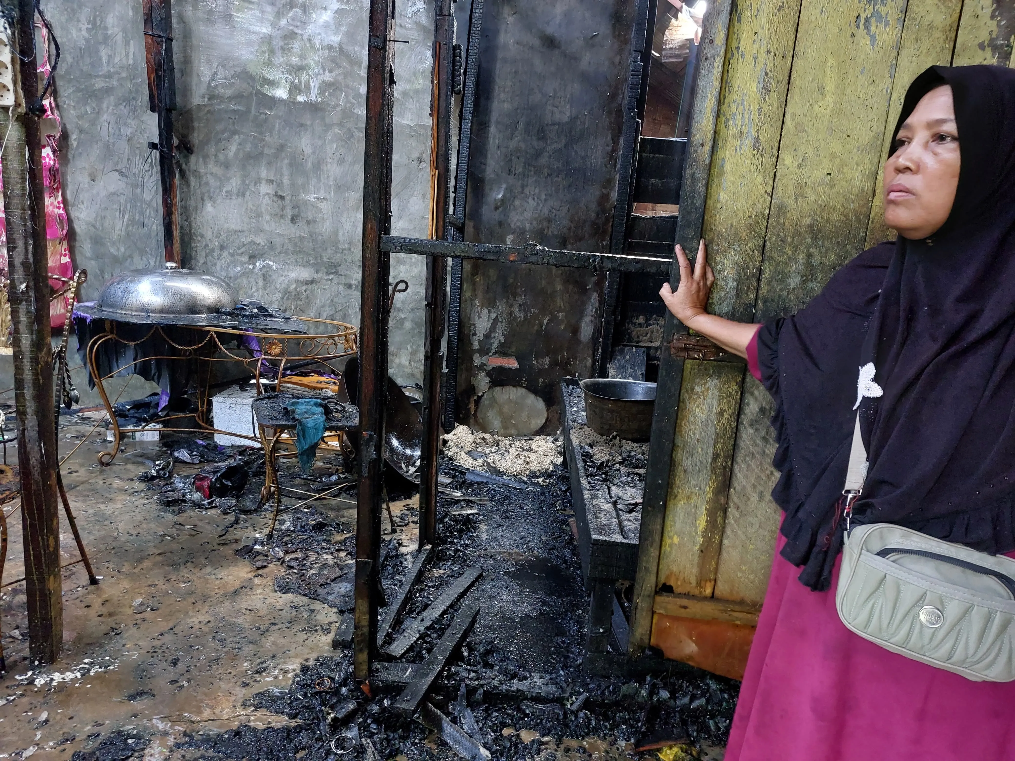 Satu Rumah Semipermanen di Sungai Pauh Tanjung Terbakar
