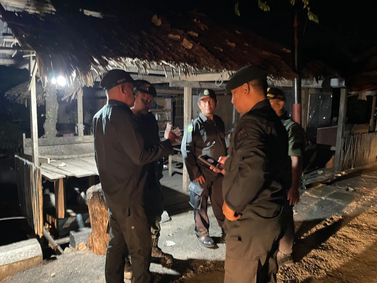 Cegah Pelanggaran Syariat, Satpol PP dan WH Aceh Besar Lakukan Pengawasan