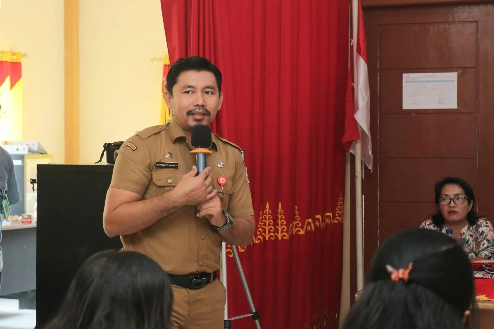 Pemko Gunungsitoli Dorong Anyaman Sinasa Jadi Produk Unggulan