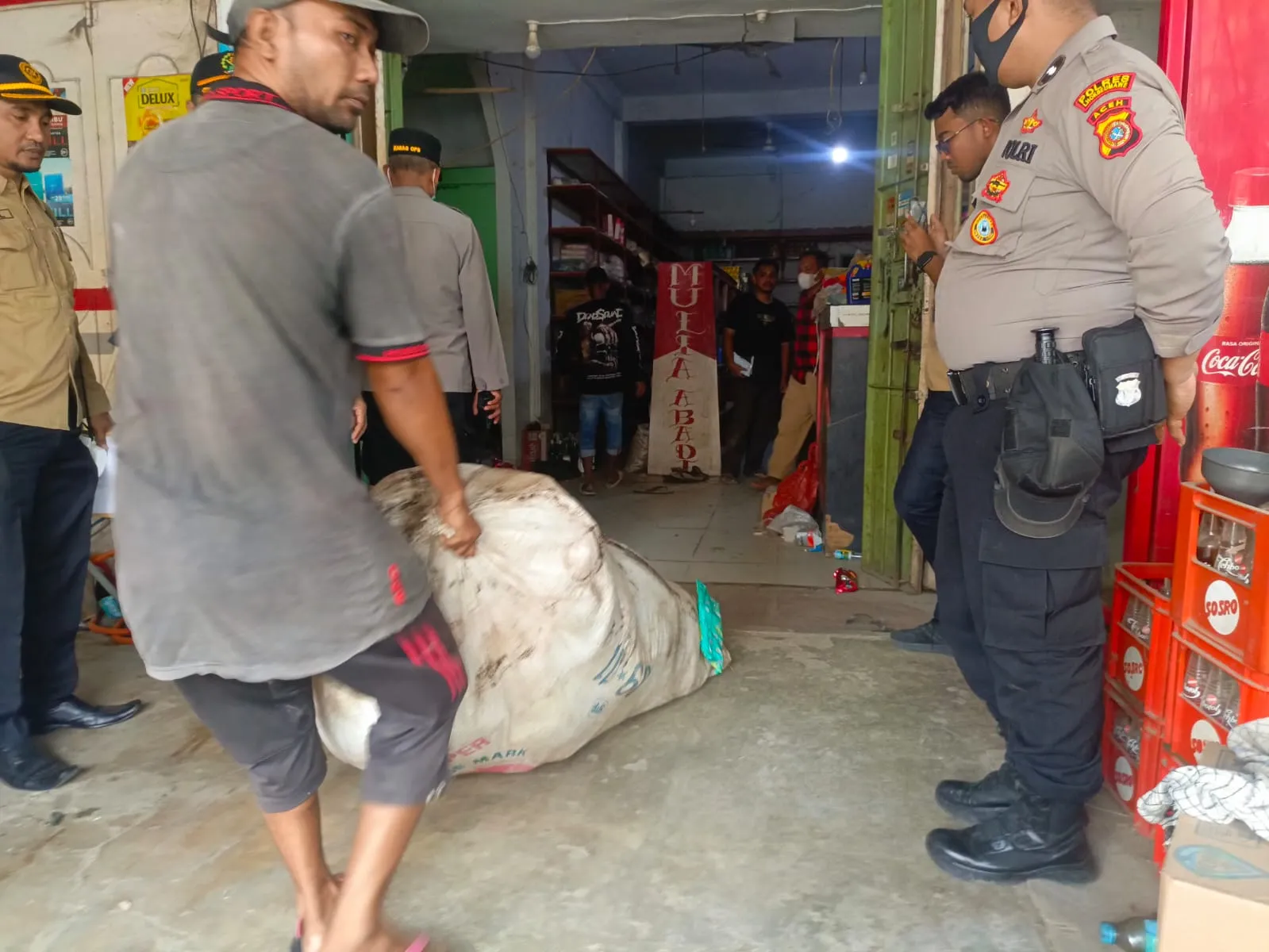 Eksekusi Ruko Diwarnai Penolakan