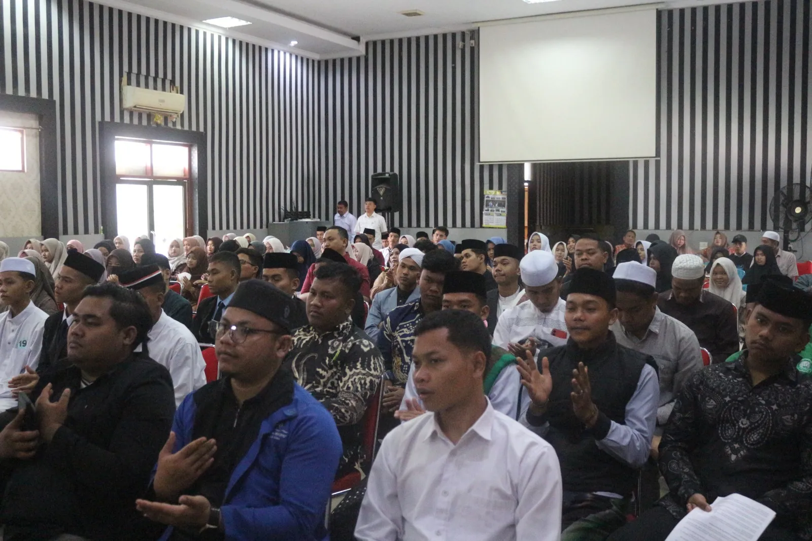 Peringati Hari Santri, Bupati Agara Buka Lomba Pidato Tiga Bahasa