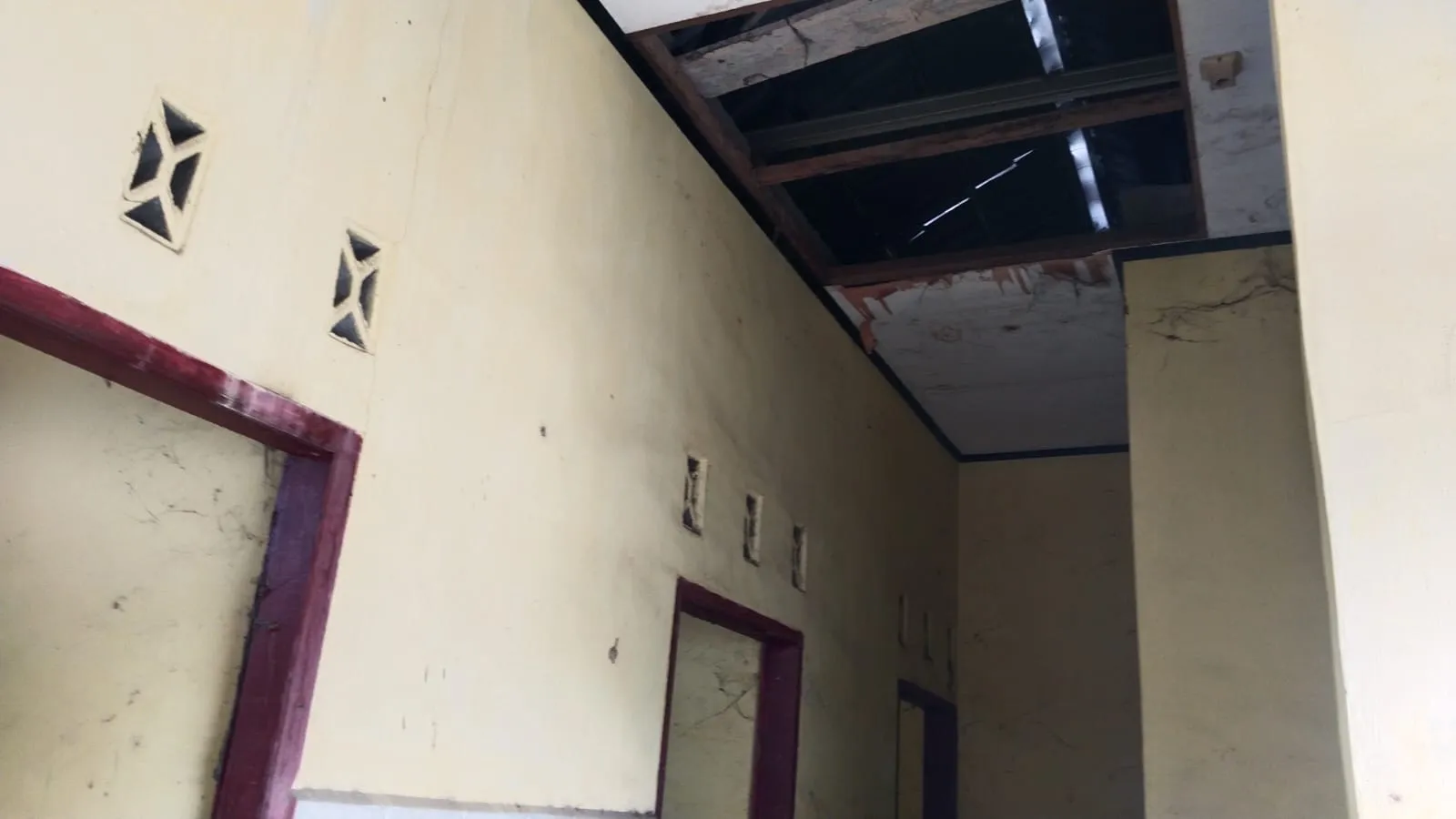 Mirip Sarang Hantu, Gedung MCK di Samping GOR Kutacane Terbengkalai