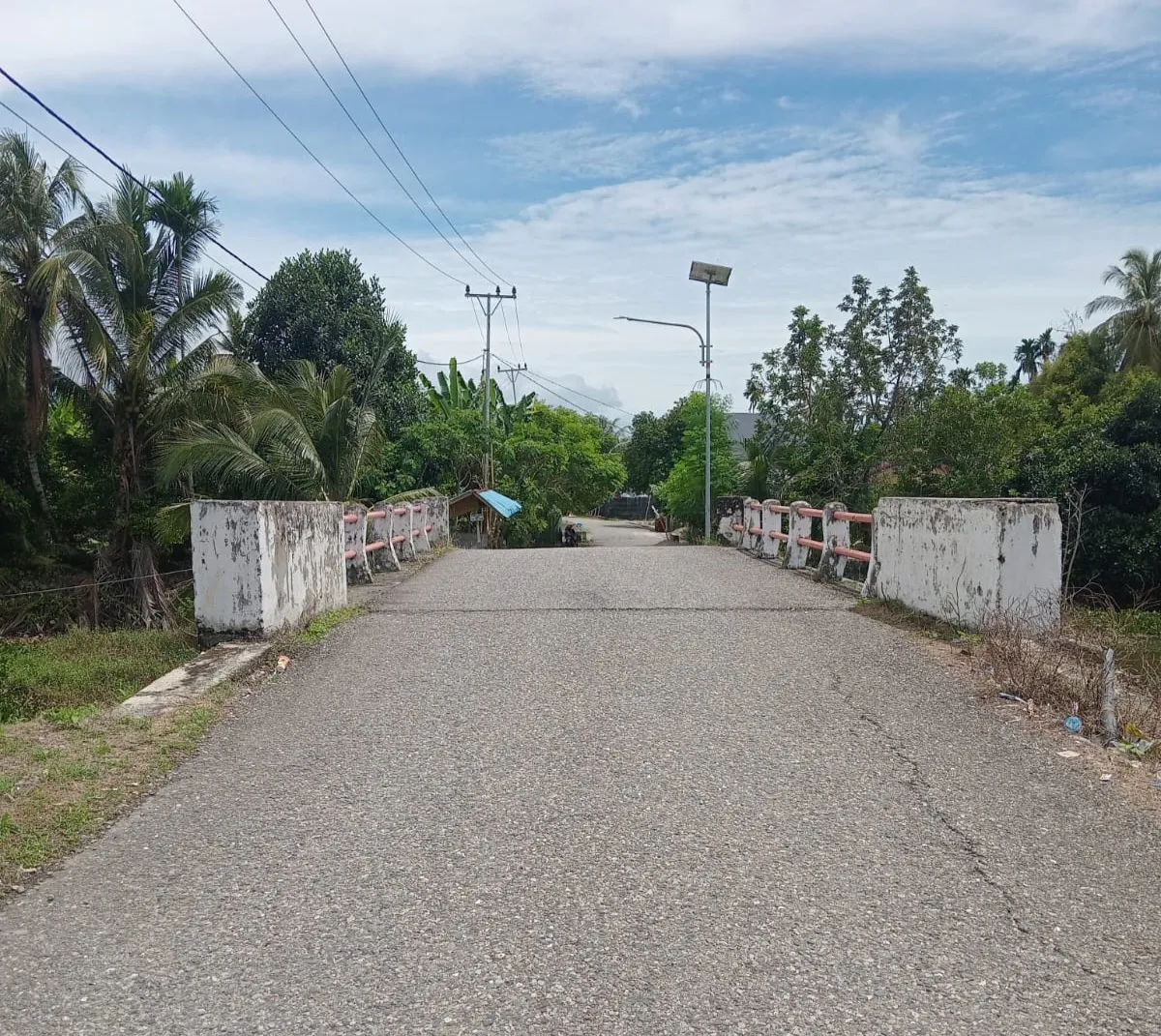 Oprit Jembatan Ujung Tanah Abdya Amblas, Masyarakat Pesisir Terancam Terisolasi