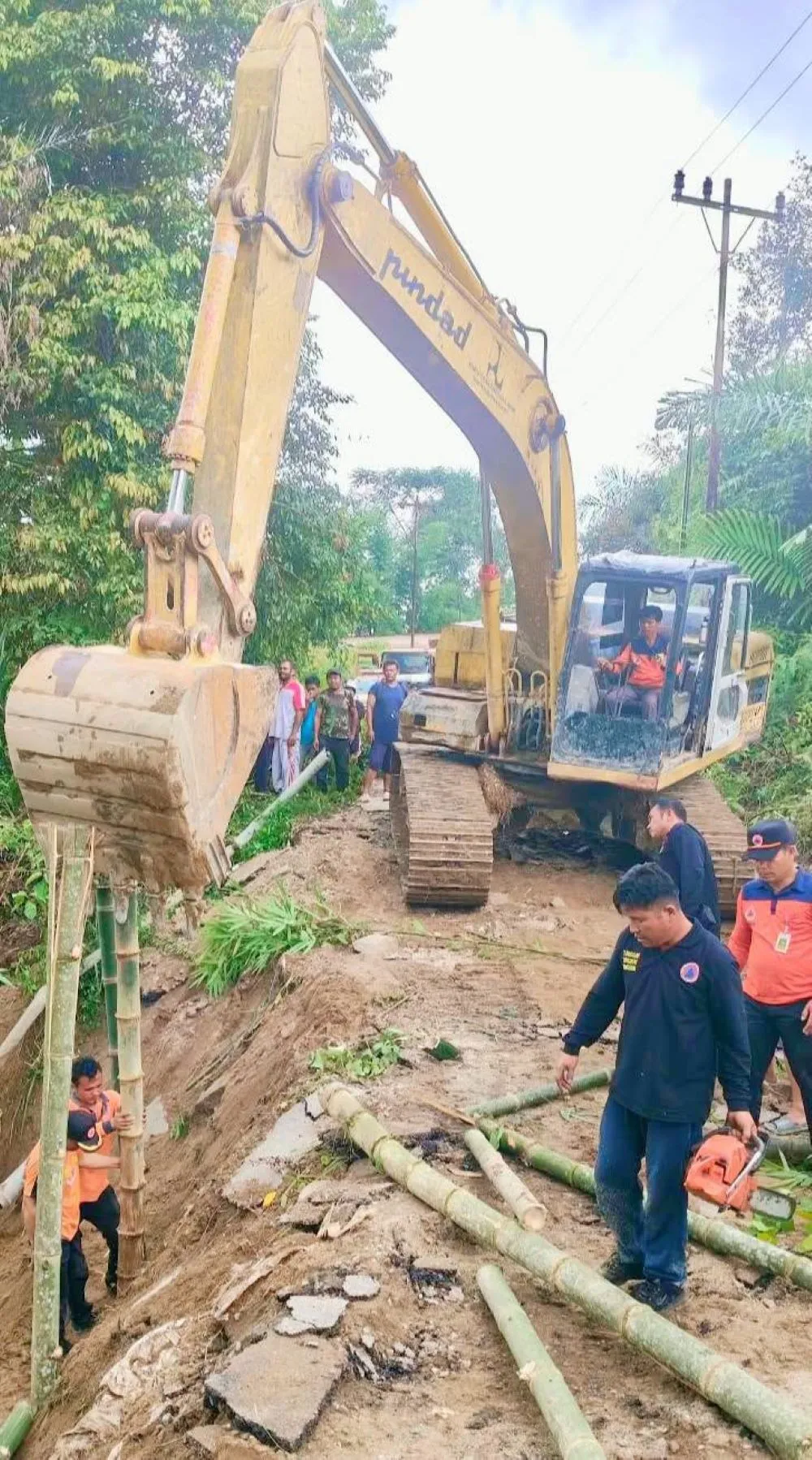 Bupati Humbahas Instruksikan Penanganan Longsor di Pakkat, Akses Jalan Kembali Lancar