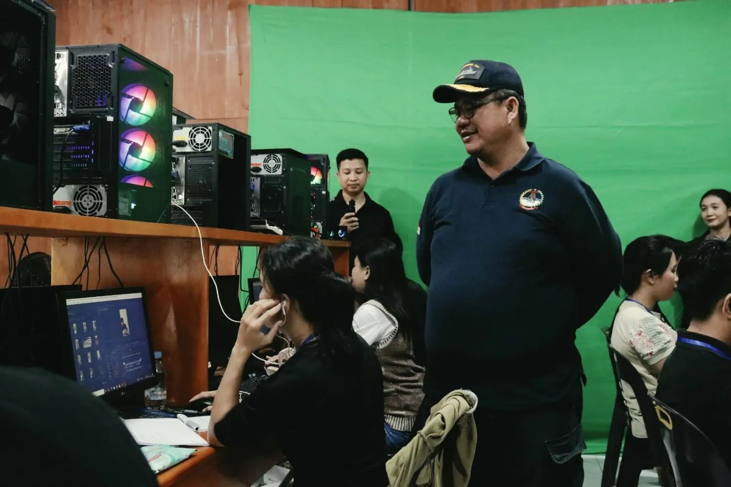 Sowa’a Laoli Tinjau Pelatihan Digital dan UMKM di Yayasan Gozena Bangkit Berkarya