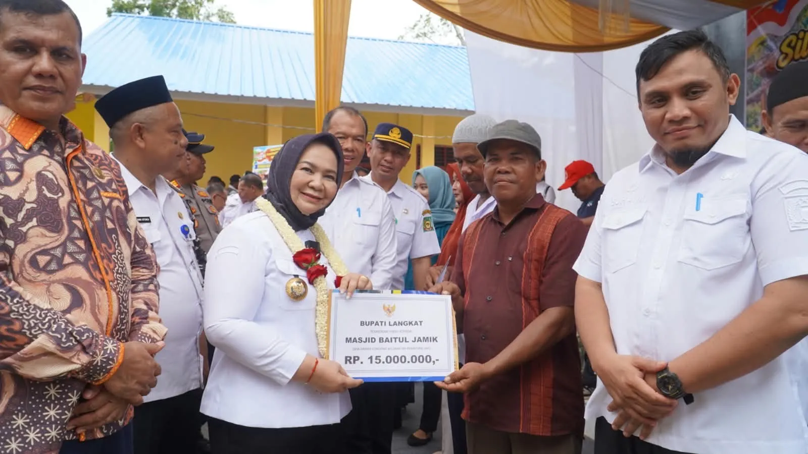 Plt. Bupati Langkat Tiorita Kucurkan Puluhan Miliar Rupiah dan Bantuan Masyarakat Ke Pematang Jaya